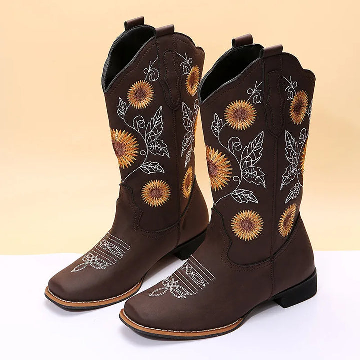 Ximena – Geborduurde Slip-on Rijlaarzen met Lage Hak